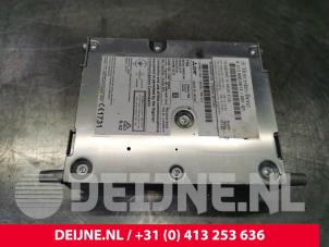Mercedes E-Klasse Multi-media control unit O125601 photo 3