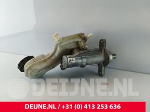 Gebruikte Hoofdremcilinder Volvo V40 (MV) 1.6 T3 GTDi 16V Prijs € 15,00 Margeregeling aangeboden door van Deijne Onderdelen Uden B.V.