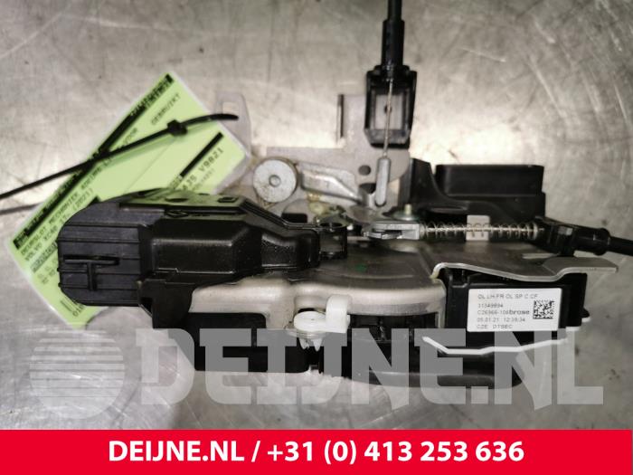 Volvo XC40 Deurslot Mechaniek 4Deurs links-voor O125702