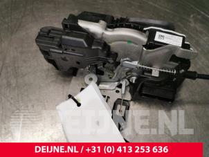 Volvo XC40 Front door lock mechanism 4-door, right O125704 photo 3