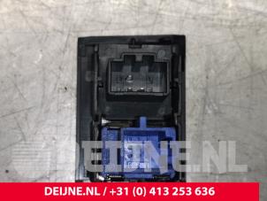 Volkswagen Golf Panic lighting switch O125743 photo 3