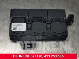 Volkswagen Golf Schakelaar O125977 foto 2