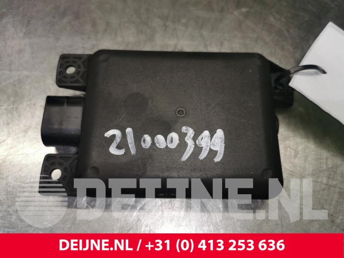 Volkswagen Golf Side assist sensor O126056