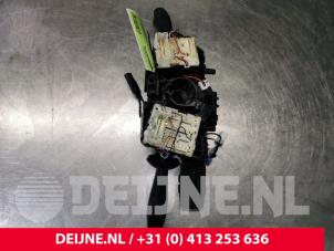 Renault Trafic Steering column stalk O126074 photo 3