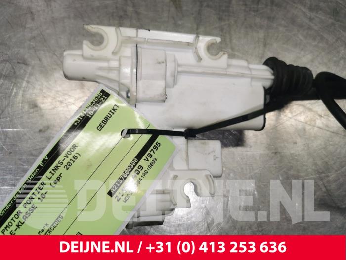 Mercedes E-Klasse Schließhilfsmotor Tür links vorne O126141