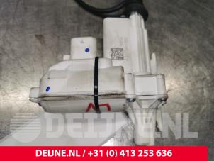 Mercedes E-Klasse Sluithulpmotor portier links-voor O126141 foto 3