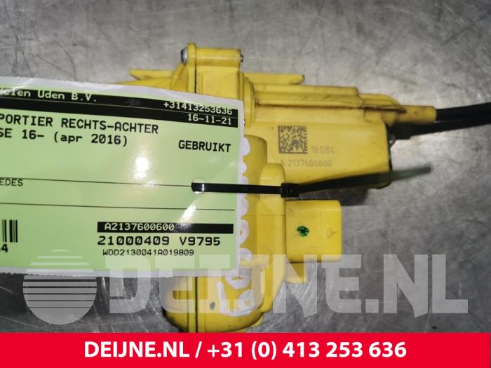 Mercedes E-Klasse Schließhilfsmotor Tür rechts hinten O126184