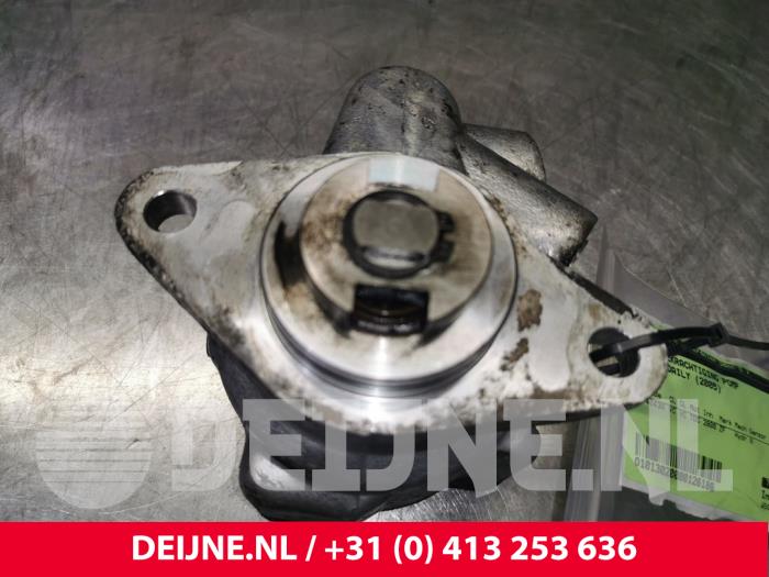 Gebruikte Servopomp Iveco New Daily III 40C15 Prijs € 75,00 Margeregeling aangeboden door van Deijne Onderdelen Uden B.V.