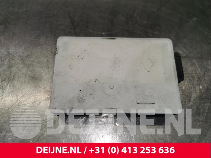 Mercedes E-Klasse Radar sensor O126189