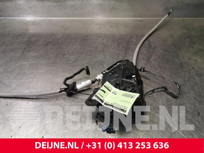 Volkswagen Golf Rear door lock mechanism 4-door, left O126233
