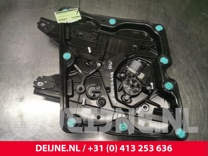 Volkswagen Golf Window mechanism 4-door, front right O126257