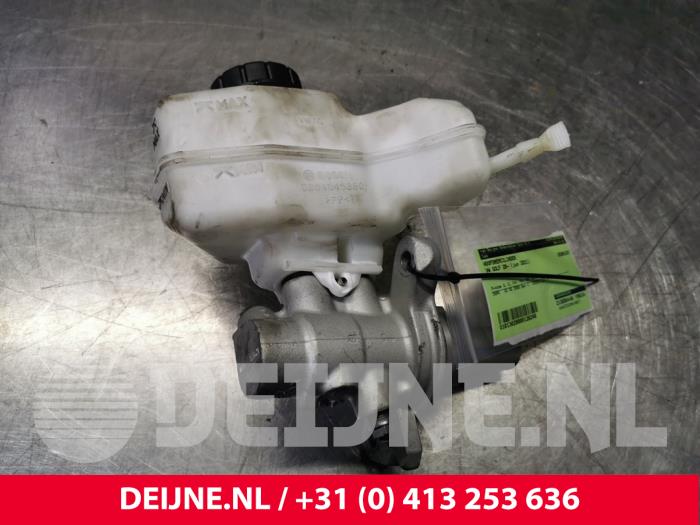 Volkswagen Golf Master cylinder O126240