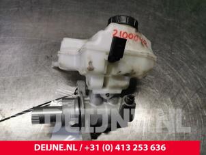 Volkswagen Golf Master cylinder O126240 photo 2