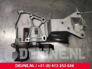 Volvo V40 Dynamostütze oben O126344 foto 3