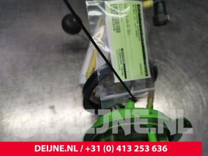 Volkswagen Golf Electric fuel pump O126346 photo 2