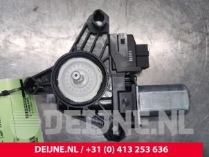 Mercedes E-Klasse Door window motor O126438 photo 2