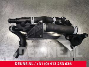 Mercedes C-Klasse Thermostat housing O126510 photo 2