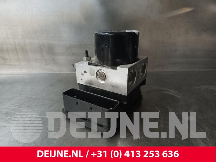 Volvo V40 ABS pump O126589
