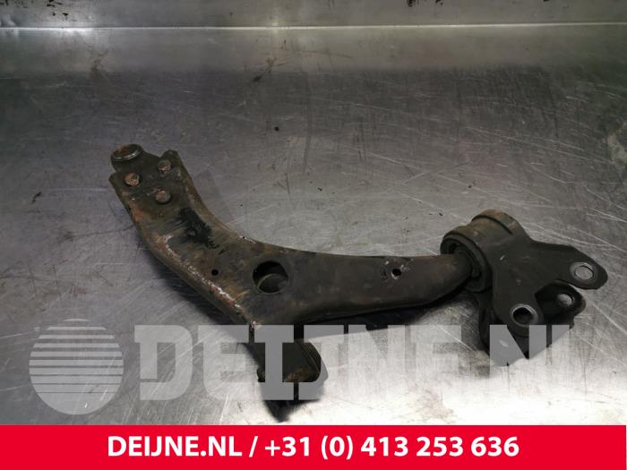 Volvo V40 Front lower wishbone, left O126611