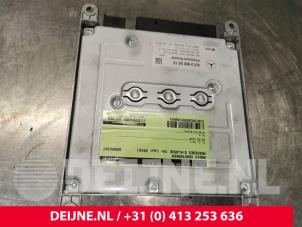 Mercedes E-Klasse Radio versterker O126691 foto 3