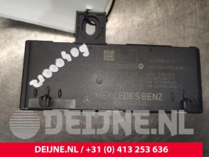 Mercedes E-Klasse Module achterklep motor O126693 foto 2