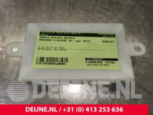 Gebruikte Keyless vehicle module Mercedes E (W213) E-220d 2.0 Turbo 16V Prijs € 120,00 Margeregeling aangeboden door van Deijne Onderdelen Uden B.V.