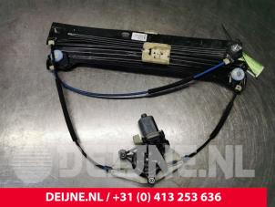 Volkswagen Touran Ruitmechaniek 4Deurs rechts-voor O126937 foto 3