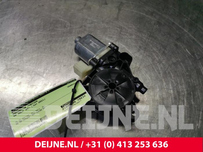 Volkswagen Golf Door window motor O126991