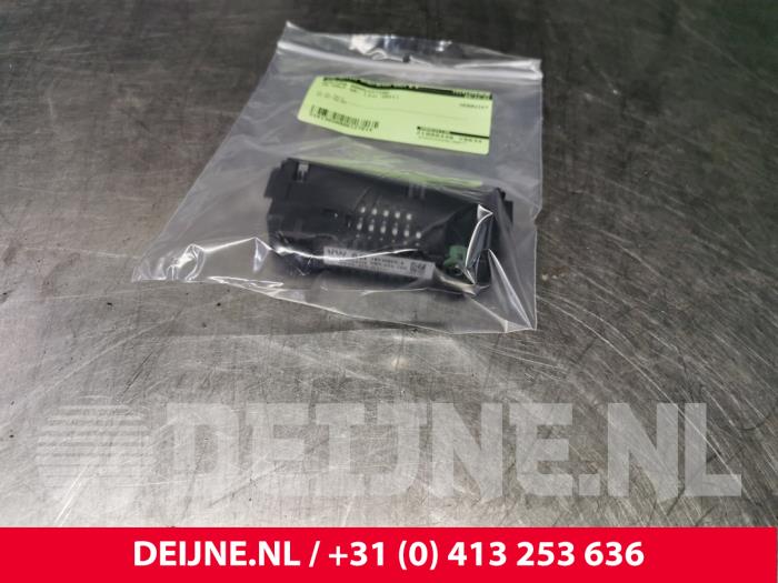 Volkswagen Golf AUX/USB aansluiting O127014