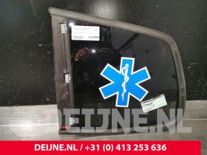 Gebruikte Extra Ruit 4Deurs links-achter Volkswagen Touran (1T3) 2.0 TDI 16V 177 Prijs € 40,00 Margeregeling aangeboden door van Deijne Onderdelen Uden B.V.