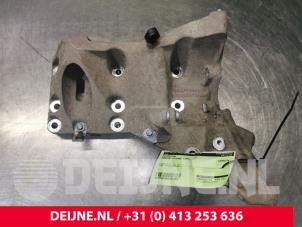 Gebruikte Motorsteun Porsche Cayenne (9PA) 4.5 S V8 32V Prijs € 40,00 Margeregeling aangeboden door van Deijne Onderdelen Uden B.V.