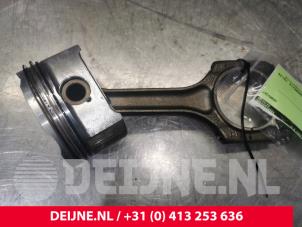 Gebruikte Zuiger Porsche Cayenne (9PA) 4.5 S V8 32V Prijs € 150,00 Margeregeling aangeboden door van Deijne Onderdelen Uden B.V.