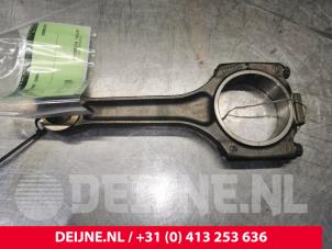 Gebruikte Drijfstang Porsche Cayenne (9PA) 4.5 S V8 32V Prijs € 80,00 Margeregeling aangeboden door van Deijne Onderdelen Uden B.V.