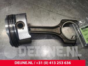 Gebruikte Zuiger Porsche Cayenne (9PA) 4.5 S V8 32V Prijs € 120,00 Margeregeling aangeboden door van Deijne Onderdelen Uden B.V.