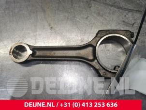 Gebruikte Drijfstang Porsche Cayenne (9PA) 4.5 S V8 32V Prijs € 80,00 Margeregeling aangeboden door van Deijne Onderdelen Uden B.V.