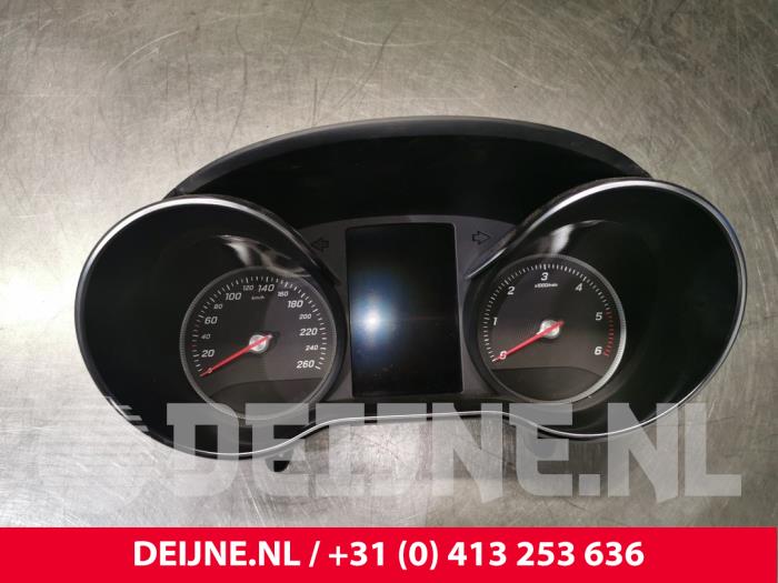 Mercedes C-Klasse Kilometerteller KM O127243