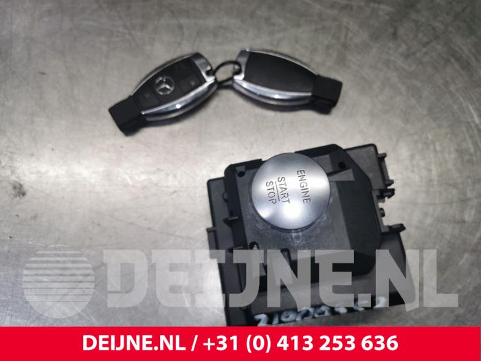 Mercedes C-Klasse Kontaktslot+Sleutel O127244