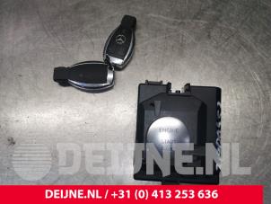 Mercedes C-Klasse Kontaktslot+Sleutel O127244 foto 2