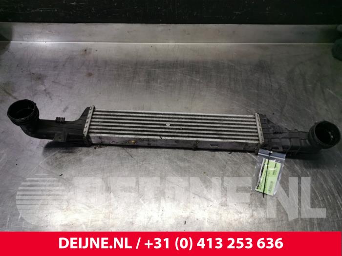 Gebruikte Intercooler Mercedes E (W210) 2.2 E-220 CDI 16V Prijs € 30,00 Margeregeling aangeboden door van Deijne Onderdelen Uden B.V.