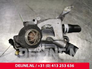 Gebruikte Waterpomp Mercedes E (W210) 2.2 E-220 CDI 16V Prijs € 50,00 Margeregeling aangeboden door van Deijne Onderdelen Uden B.V.