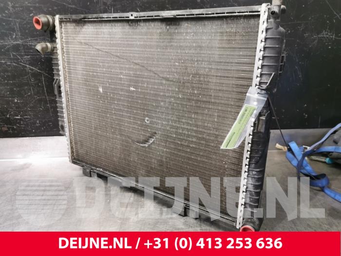 Mercedes E-Klasse Radiateur O127417