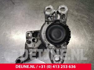 Opel Vivaro Motorsteun O127524 foto 3