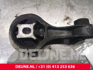 Opel Vivaro Motorsteun O127525 foto 2