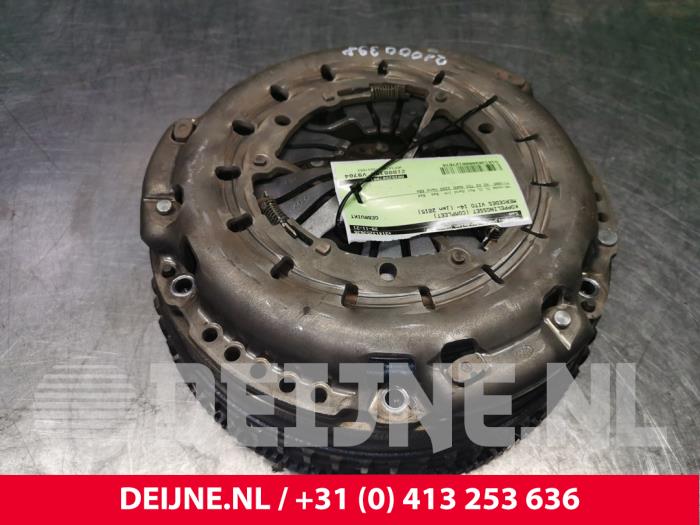Gebruikte Koppelingsset (compleet) Mercedes Vito (447.6) 2.2 114 CDI 16V Prijs € 423,50 Inclusief btw aangeboden door van Deijne Onderdelen Uden B.V.