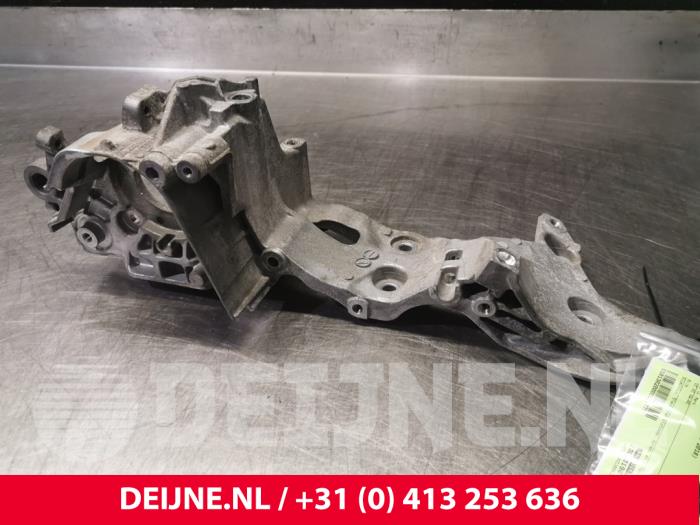 Volkswagen Caddy Steun dieselpomp O127775