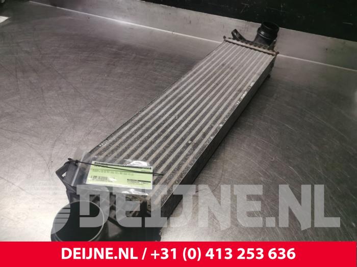Intercooler van een Volvo V40 (MV) 2.0 D4 16V 2015