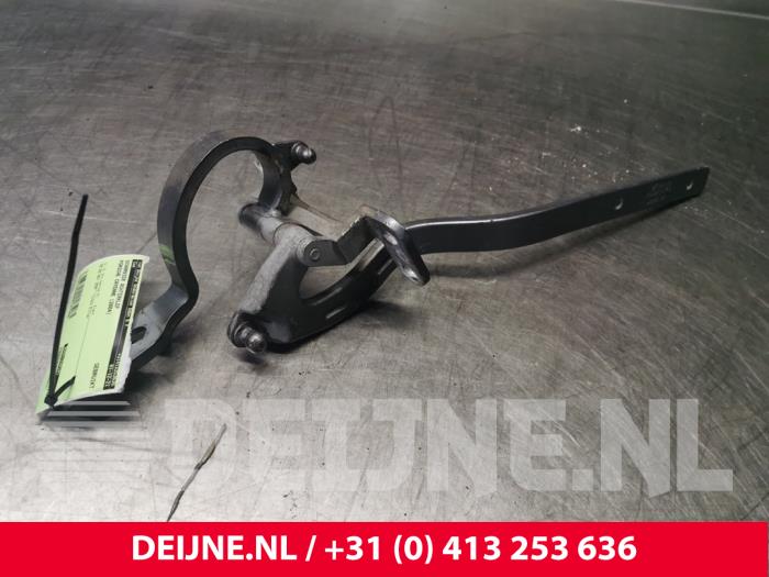 Porsche Cayenne Tailgate hinge O127848