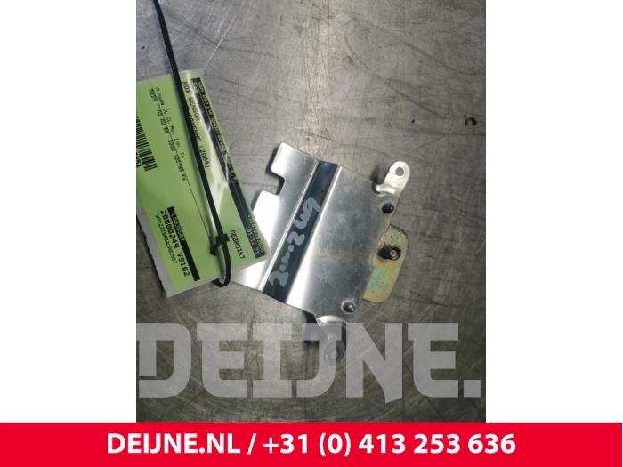 Gebruikte Nox sensor Porsche Cayenne (9PA) 3.2 V6 24V Prijs € 175,00 Margeregeling aangeboden door van Deijne Onderdelen Uden B.V.
