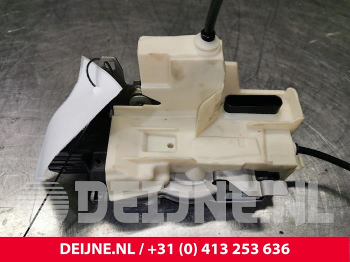 Volvo XC40 Deurslot Mechaniek 4Deurs links-achter O128162