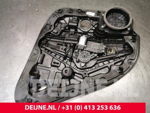 Volvo XC40 Ruitmechaniek 4Deurs links-achter O128163 foto 2